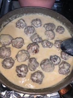 A picture of Swedish meat balls.