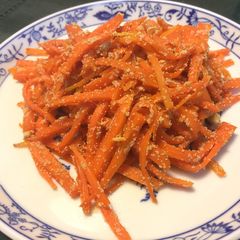 A picture of Japanese Carrot Fry with fish egg.