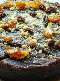 பழங்கள் நட்கள் கேக் (ப்ரூட்டி நட்டி கேக்) (tutty fruity cake recipe in Tamil) செய்முறை முக்கிய புகைப்படம்