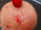 स्ट्रॉबेरी शिरा/हलवा (strawberry shira recipe in marathi)