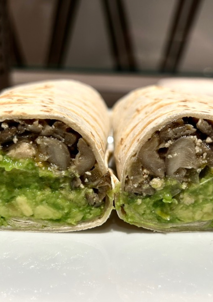 Una foto de Wrap vegano de tofu y setas