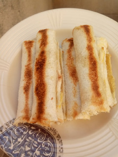 A picture of Scrambled Eggs Bread Rolls.