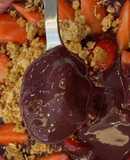 Açaí com Granola e Morangos