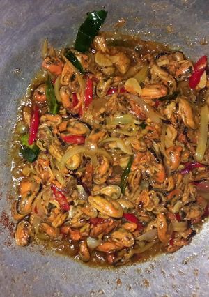 Foto resep Tumis kerang bumbu sederhana.