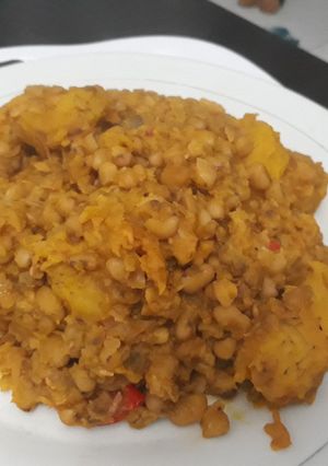 A picture of Porriage beans with ripe plantain.
