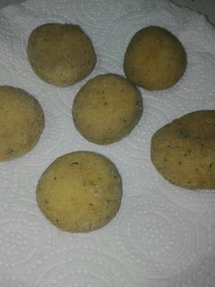Una foto de Champiñones rebozados rellenos de queso de cabra