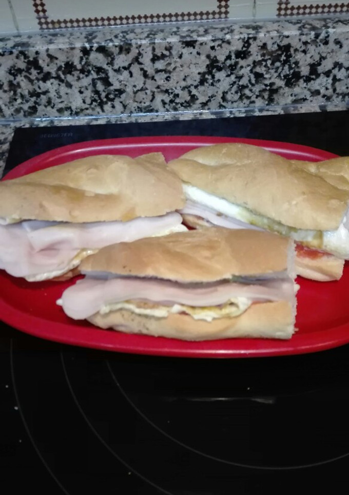Una foto de Bocadillo de pavo con mostaza a la miel