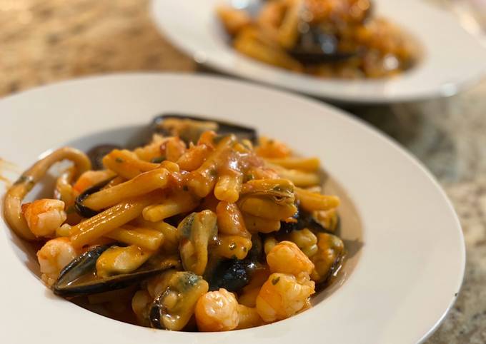 Steps to Make Ultimate Seafood pasta