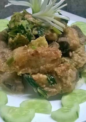 Hình của món Sườn sốt me bơ đậu phộng.