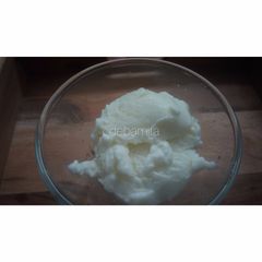 A picture of Vanilla ice-cream (without cream and refined sugar).