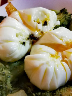 Una foto de Útil receta de huevo poché🥚