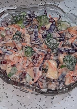 عکسی از دستور سالاد کلم بروکلی