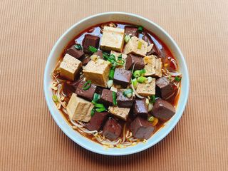 麻辣水血豆腐