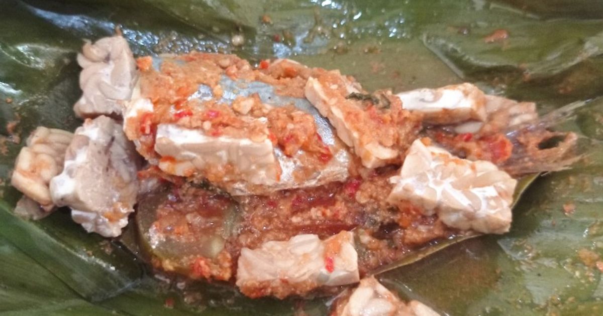 Pepes Tempe Ikan Salem Bumbu Merah