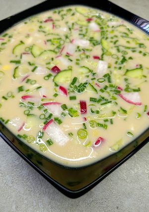 Фото Окрошка на кефірі з квасом.