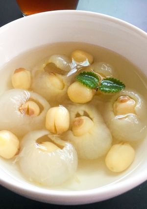 Hình của món Chè long nhãn hạt sen.