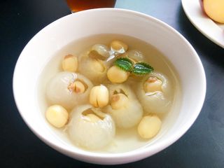 Chè long nhãn hạt sen