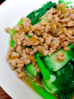 【家常菜】香蔥肉燥拌青江菜 的食譜成品照片