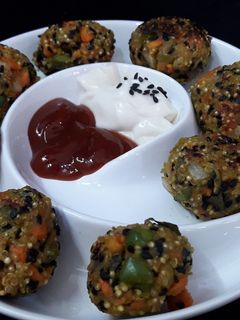 किनोआ क्ंची वेज बाइट्स रेसिपी मुख्य फोटो