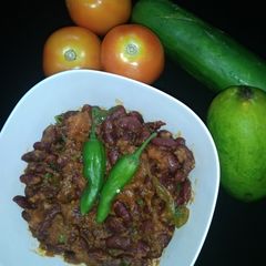 A picture of 3 spice lobia masala.