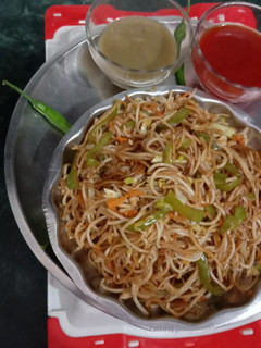 स्पाइसी नूडल्स (Spicy noodles recipe in Hindi) रेसिपी मुख्य फोटो