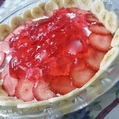 A picture of Creamy fruits custard trifle.