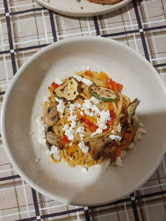 Una foto de Spaghetti con crema de pimientos y champiñones