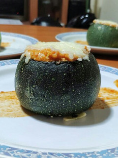 Una foto de Calabacín redondo relleno al horno