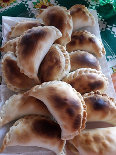 Una foto de Empanadas salteñas!!! muy ricas y fácil de hacer