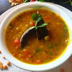 A picture of Matar(dried) dal ki curry.