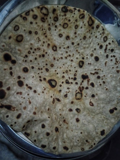 A picture of Roti/chapati.