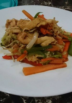 Una foto de Chop Suey de Pollo