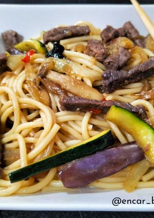 Una foto de Spaghetti estilo asiático
