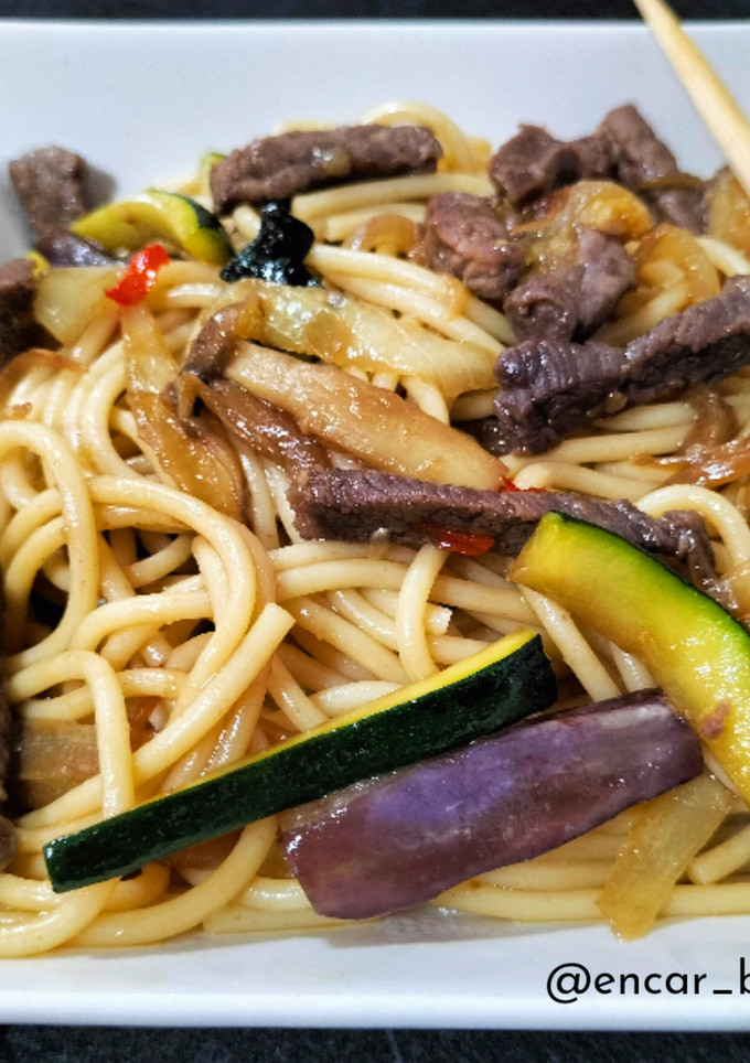 Una foto de Spaghetti estilo asiático