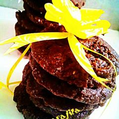 A picture of Eggless chocolate chips cookies.