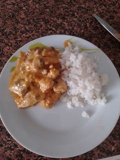 Una foto de Pollo Strogonoff