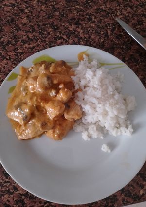 Una foto de Pollo Strogonoff
