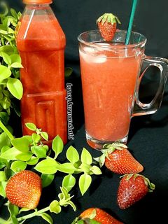 عکسی از دستور شربت توت فرنگی🍓🍷