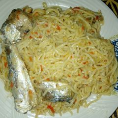 A picture of Indomie and sardine.