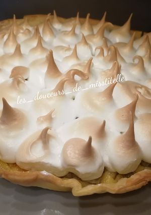 Une photo de Tarte à la rhubarbe meringuée