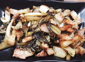 Hình của món Ba chỉ kho dưa chua.