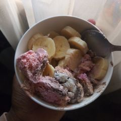 Banana and icecream A picture of Banana and icecream.