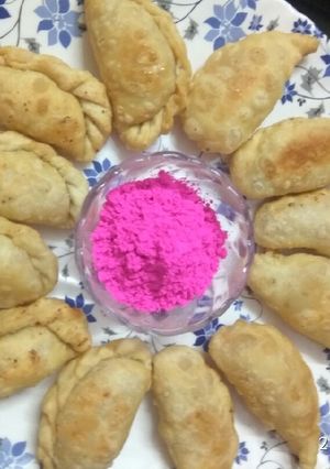 A picture of Gujiya.