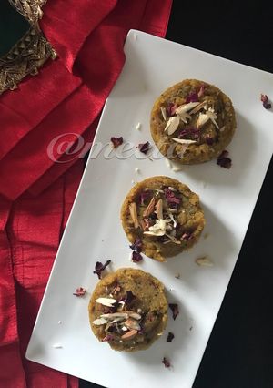 A picture of Moong Dal Halwa (with Badi elaichi flavour).