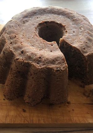Diós-csokis-kávés kuglóf diólikőrrel recept fotója