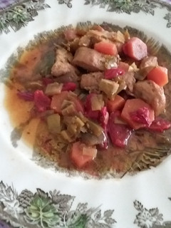 Una foto de Lomo de cerdo con verduras a la soja