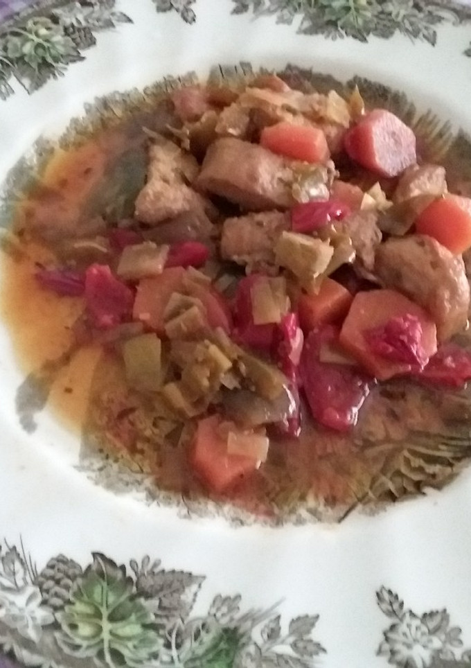 Una foto de Lomo de cerdo con verduras a la soja
