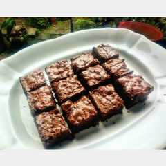 A picture of Fudgy Brownies.