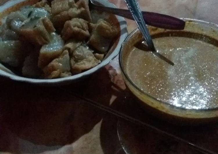 Tahu aci bumbu kacang