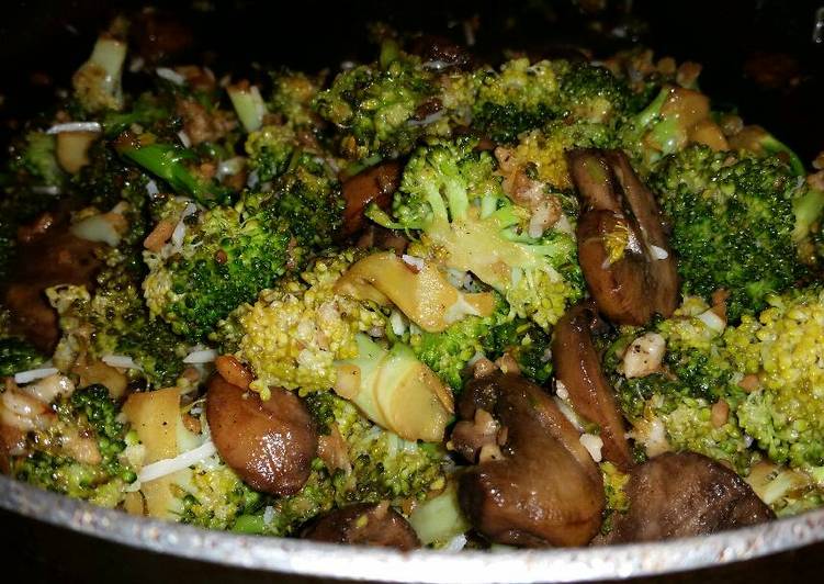 Steps to Prepare Speedy Garlic Parmesan Broccoli &amp; Mushrooms